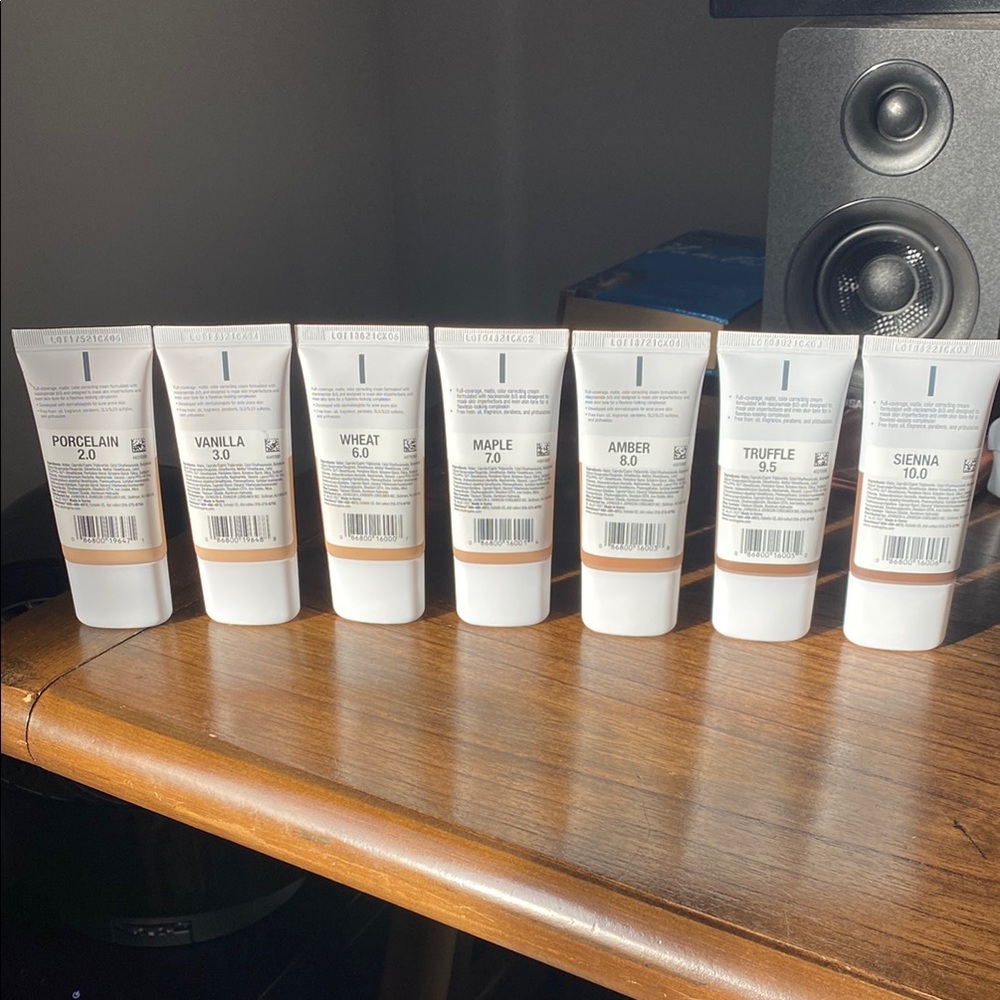 Neutrogena Flawless Matte CC Cream with Niacinamide (b3) in Multiple Shades